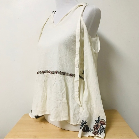 American Eagle Outfitters Cold Shoulder Blouse Top - Picture 2 of 5